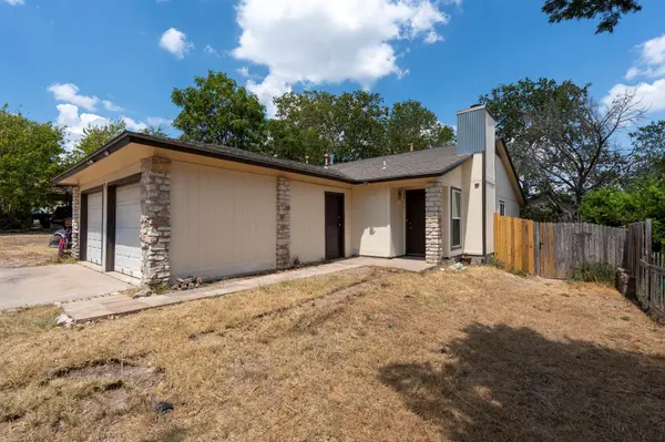 902 Sirocco DR #B, Austin, TX 78745