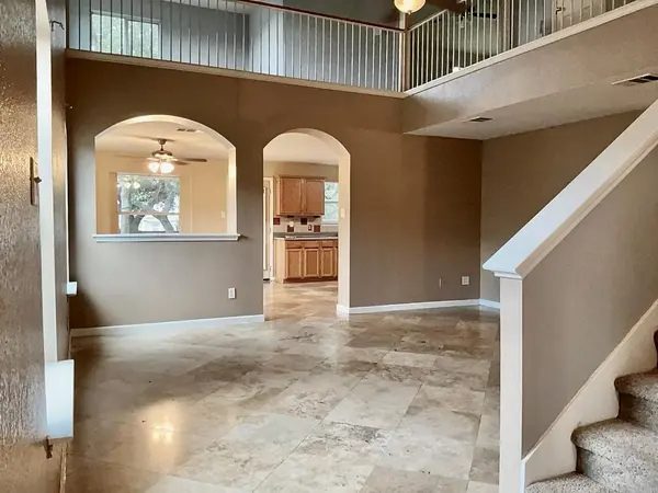 3590 Rock Shelf LN, Round Rock, TX 78681