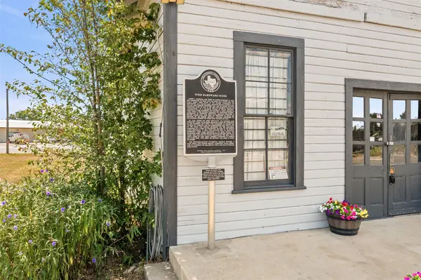 413 W Batte ST, Cameron, TX 76520