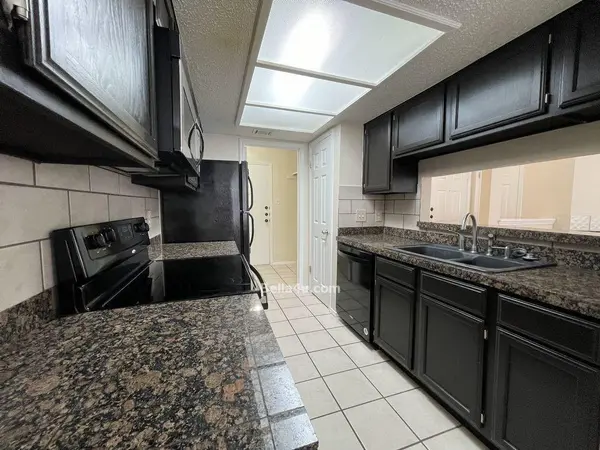 512 Eberhart LN #605, Austin, TX 78745