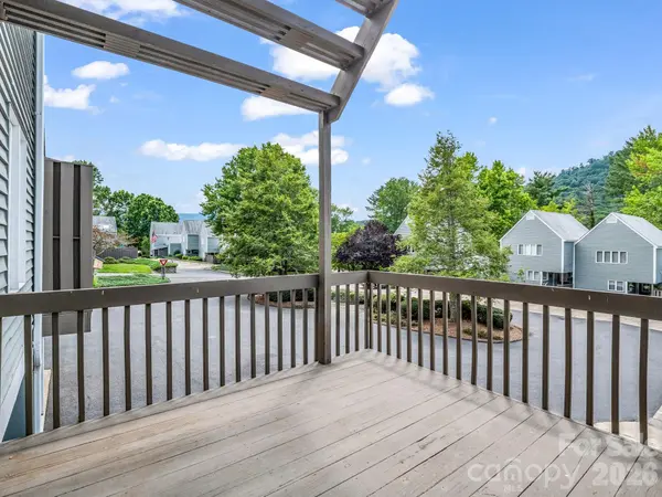 1 Lynx DR #C-1, Black Mountain, NC 28711