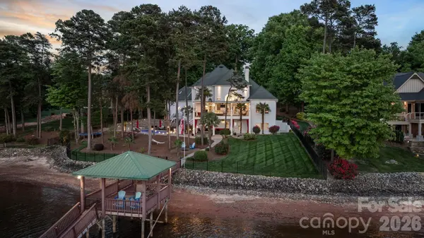 144 Mariner Pointe LN, Mooresville, NC 28117