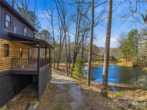 55 Valley LN, Pisgah Forest, NC 28768