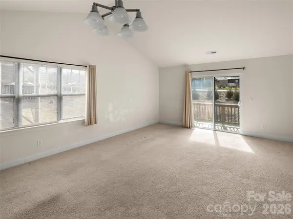 123 Foxden DR #201, Fletcher, NC 28732