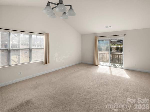 123 Foxden DR #201, Fletcher, NC 28732