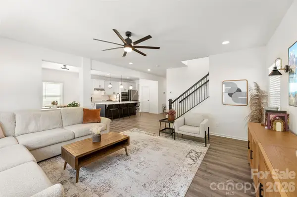 3152 Pinehills WAY, Mount Holly, NC 28120