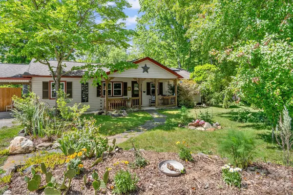 105 7th ST,  Black Mountain,  NC 28711