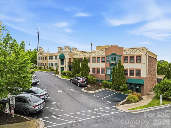 37 Hiawassee ST #E103, Asheville, NC 28801