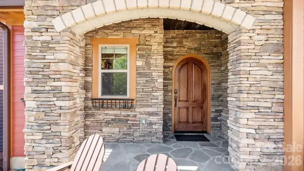 39 Tudor WAY, Black Mountain, NC 28711