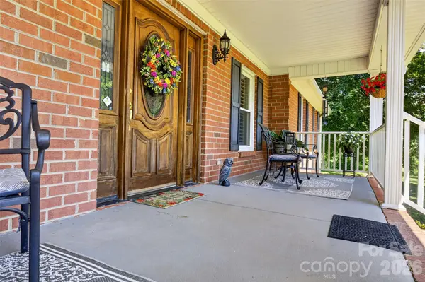 8234 Dennis RD, Charlotte, NC 28227