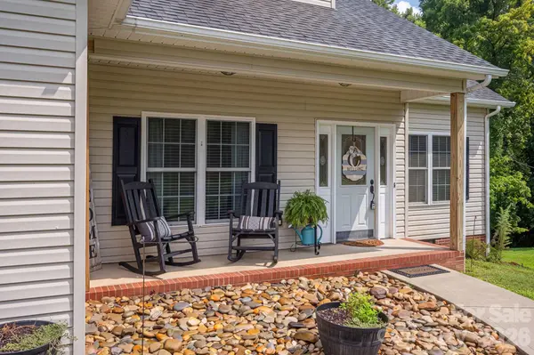 142 Azalea DR, Connelly Springs, NC 28612