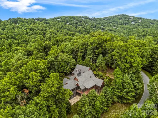 183 Chattooga RUN, Hendersonville, NC 28739