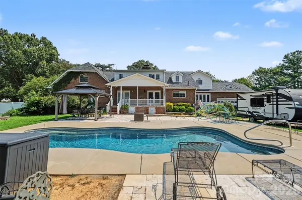 5914 Hanna CT, Charlotte, NC 28212