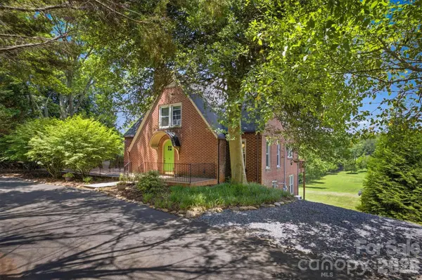 1205 E Union ST, Morganton, NC 28655