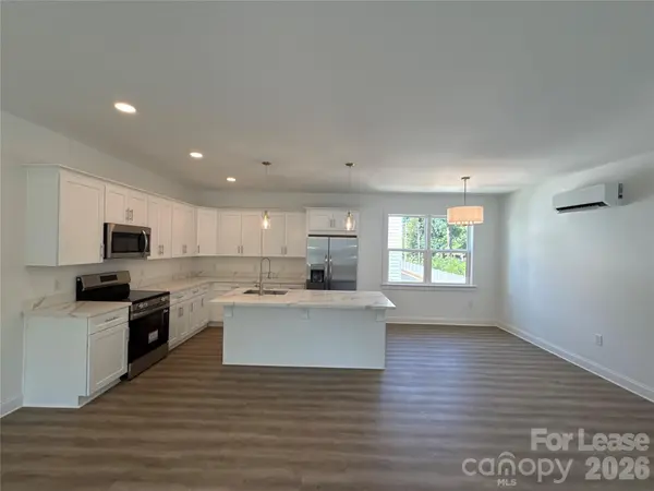 2100 Bombay WAY, Charlotte, NC 28208