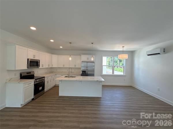 2100 Bombay WAY, Charlotte, NC 28208