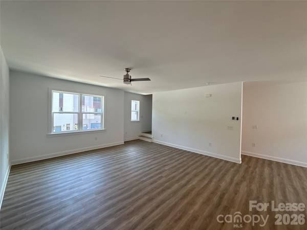 2106 Bombay WAY, Charlotte, NC 28208