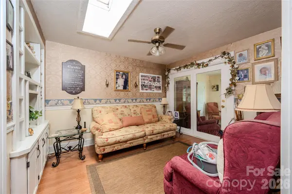 1461 Old NC 18 South, Morganton, NC 28655