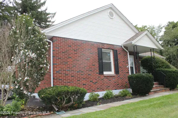 908 S Abington RD, Clarks Summit, PA 18411