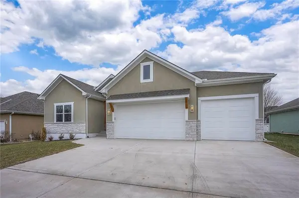 22609 Cole CT, Peculiar, MO 64078