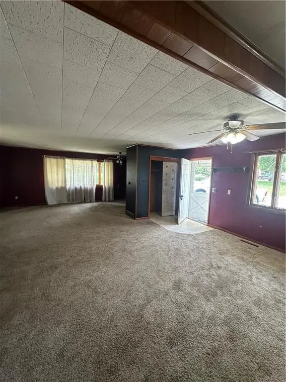 327 E 7TH ST, Maryville, MO 64468