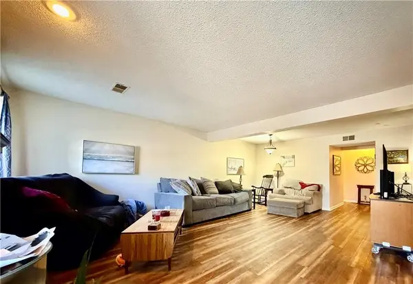 12722 W 110th TER, Overland Park, KS 66210