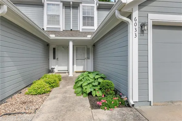 6033 NE Moonstone DR, Lee's Summit, MO 64064