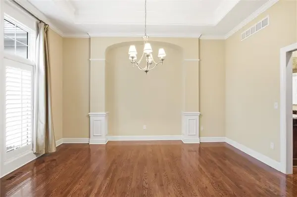 5002 W 143rd TER, Leawood, KS 66224