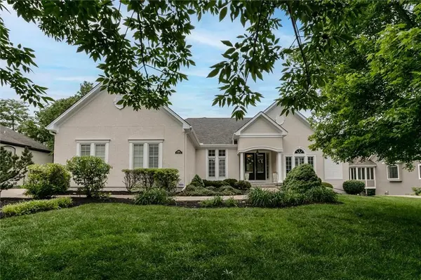 5002 W 143rd TER, Leawood, KS 66224
