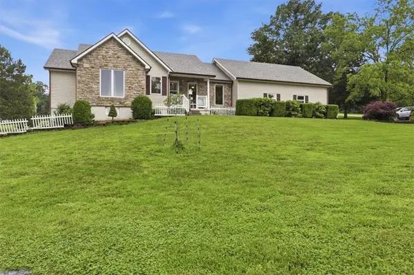 32384 Fertile RD, Warsaw, MO 65355