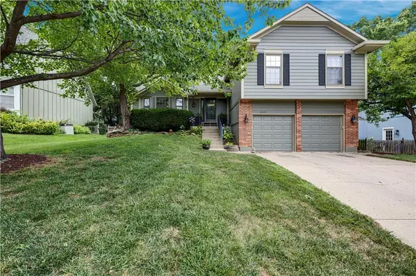 12115 S Alcan ST, Olathe, KS 66062