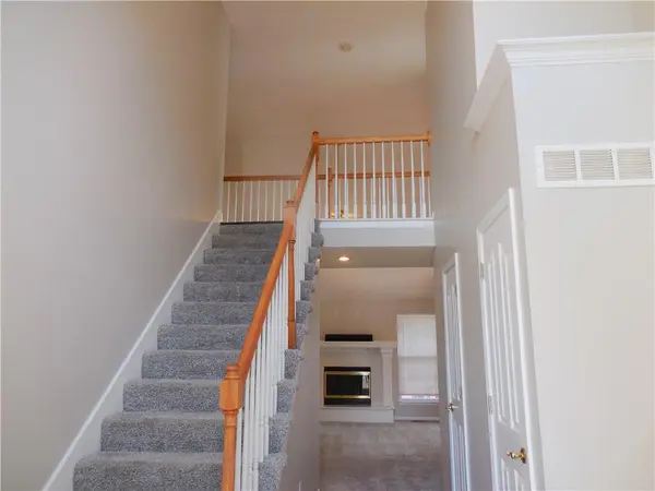 18200 W 157th ST, Olathe, KS 66062