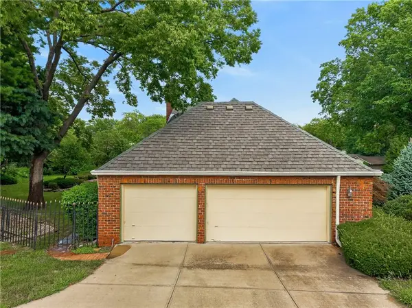 3408 Shady Bend DR, Independence, MO 64052