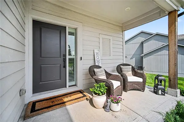 1912 SW Merryman DR, Lee's Summit, MO 64082