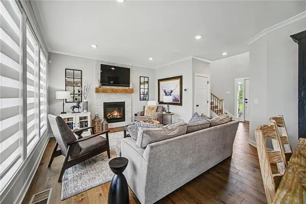 1912 SW Merryman DR, Lee's Summit, MO 64082