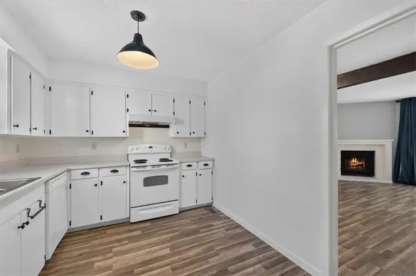 8645 W 108th PL, Overland Park, KS 66210