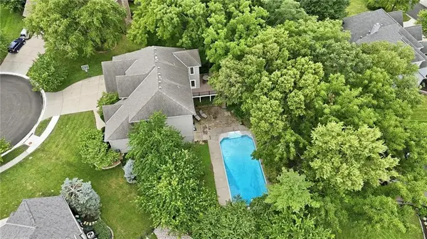 13125 W 127th PL, Overland Park, KS 66213