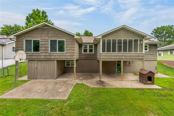 2820 Scott ST, St Joseph, MO 64507