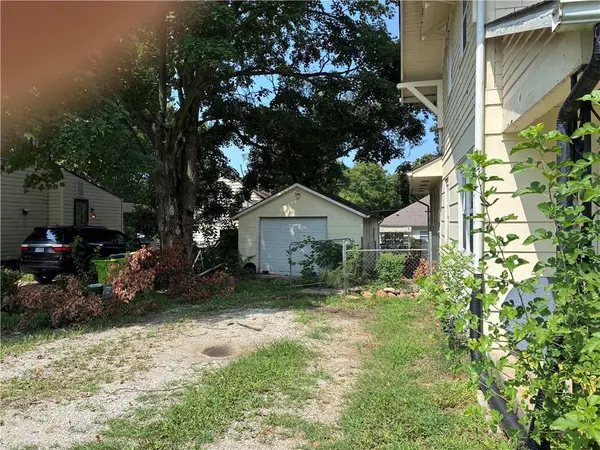 1104 S INDEPENDENCE N/A, Harrisonville, MO 64701