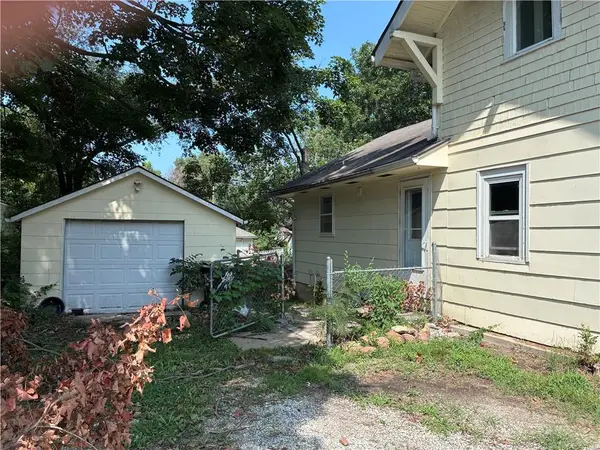 1104 S INDEPENDENCE N/A, Harrisonville, MO 64701