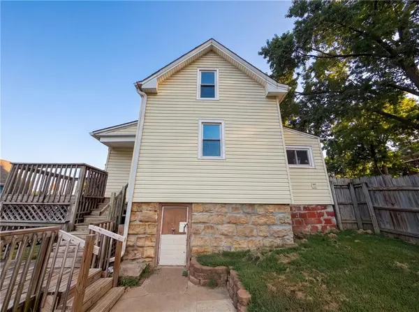 423 N Missouri ST, Liberty, MO 64068