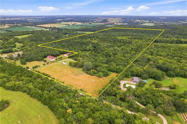 30405 Oak Grove RD, Paola, KS 66071
