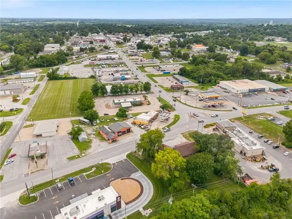 120 US-40 HWY, Odessa, MO 64076