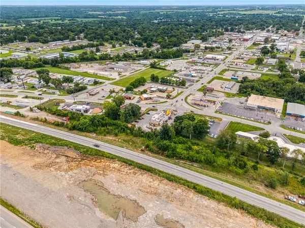 120 US-40 HWY, Odessa, MO 64076