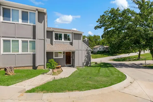 1028 NW 70th CT, Kansas City, MO 64118