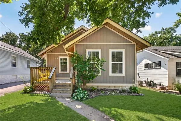 615 W 77th ST, Kansas City, MO 64114