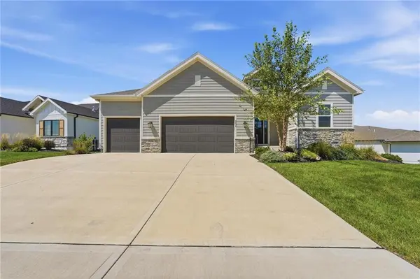 9436 Aurora ST, Lenexa, KS 66220