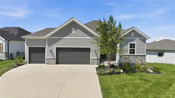 9436 Aurora ST, Lenexa, KS 66220