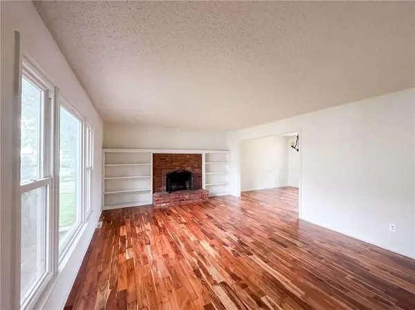 14224 S Raintree DR, Olathe, KS 66062