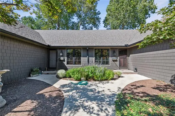 4300 W 82nd ST, Prairie Village, KS 66208